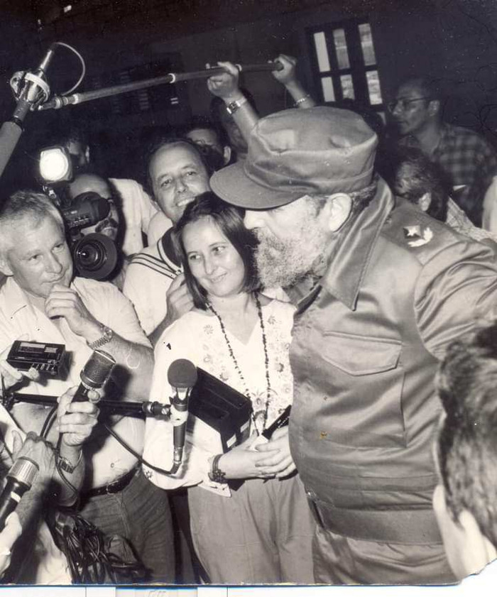 En el tabloncillo del área deportiva de Ciencias Médicas Fidel recordó el transito hacia Santiago el 25 de julio de 1953.