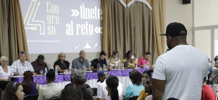 Jóvenes creadores de Congreso