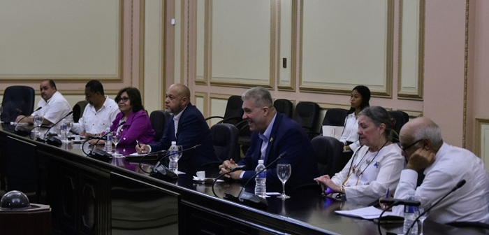 Contribuir a mejorar las relaciones con Cuba desde Connecticut 