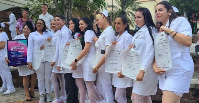 Fotos: De la autora Gradúa Camagüey 79 licenciados en Enfermería