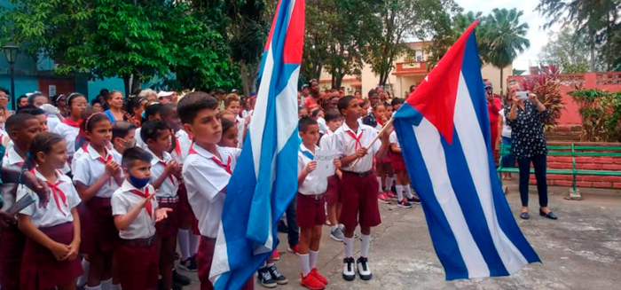 Abanderan pioneros que custodiarán las urnas en Camagüey