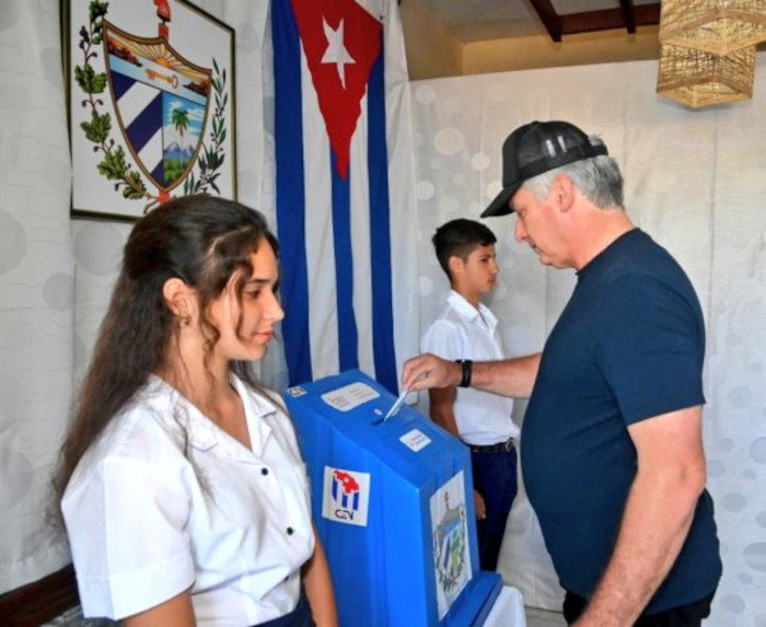 Presidente cubano ejerce su derecho al voto: un día de alegría y confirmación (+Fotos)
