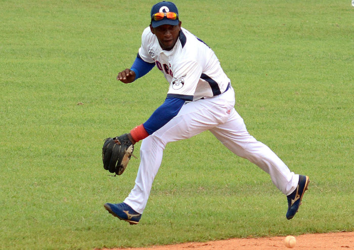 Camagüey celebra doble en casa de los Gallos