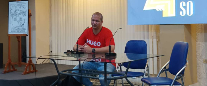 Solo Víctor Hache, una vida de novela