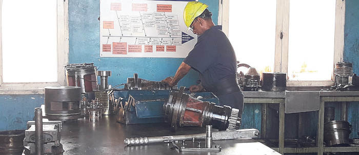 Energía invisible tendida en la llanura