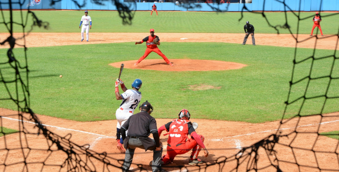 Toros empatan el duelo ante las Avispas