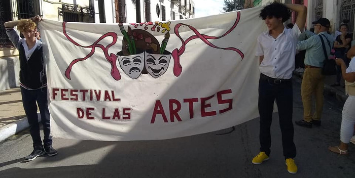 Estudiantes de arte siguen de festival