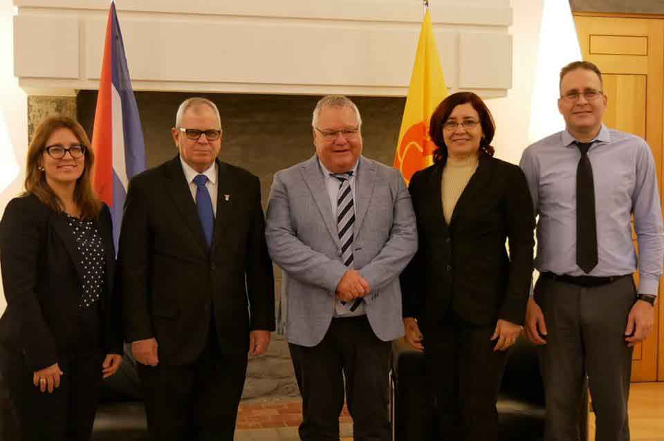 Cuba por aumentar lazos parlamentarios y de cooperación con Europa