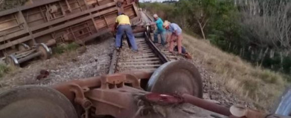 Avanza reparación de vía férrea dañada en accidente