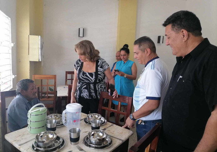 Titular del Comercio recorre establec