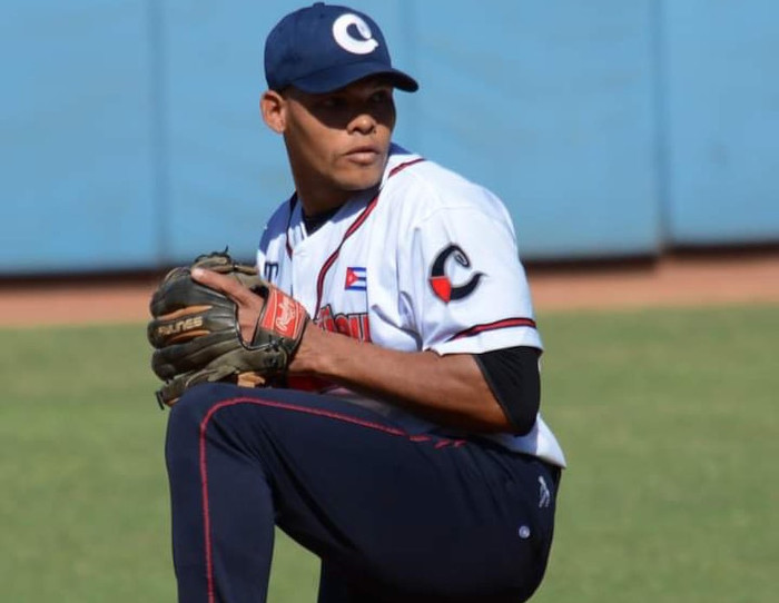 La batalla en la cima del béisbol cubano 