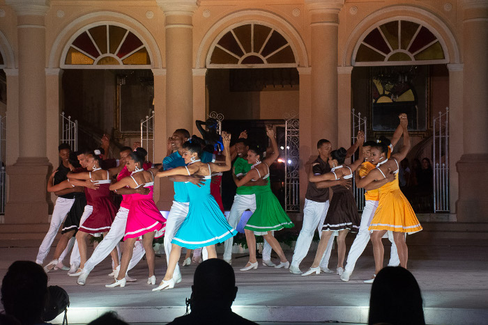 La compañía folklórica Camagua, dirigida por Fernando Medrano.