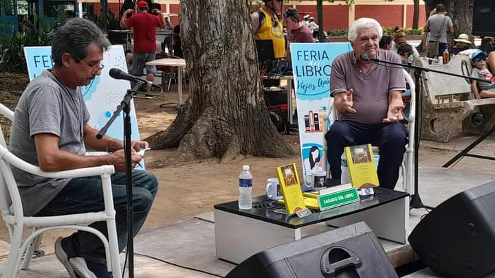 Presentación del libro durante la feria Viejos Amigos. Foto: De la autora