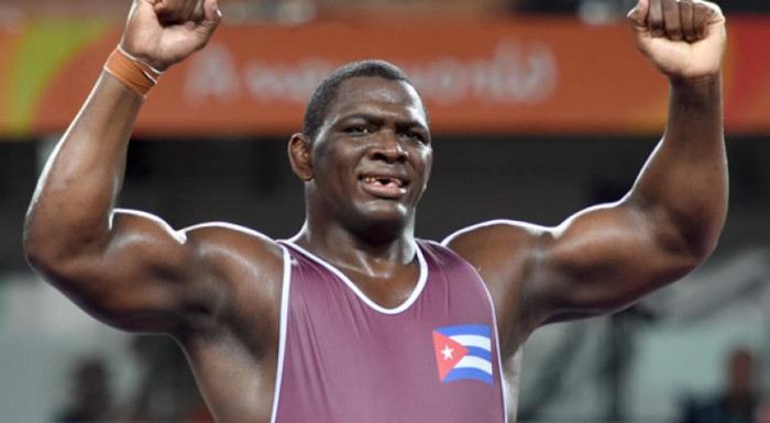 El tetracampeón olímpico cubano Mijaín López avanza en lucha greco