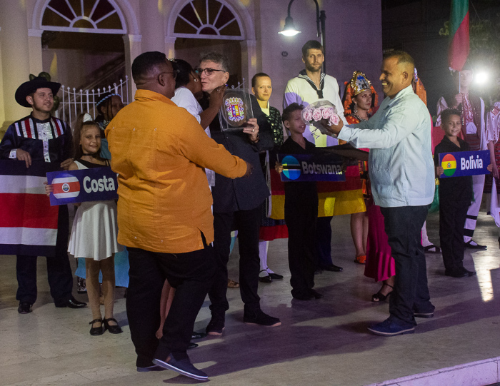Fotos: Leandro Pérez Pérez/ Adelante Raíces del mundo bailan en Camagüey