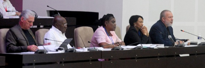 No prohibir, sino ordenar la actividad comercial