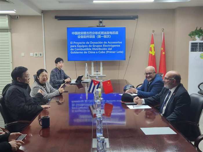 Foto: Tomada de prensa-latina.cu Donativo chino para sistema eléctrico de Cuba