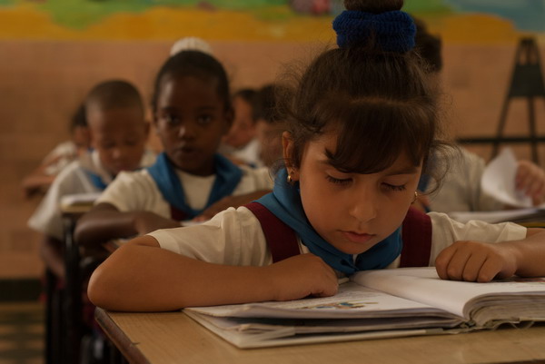 Ratifica Cuba compromiso con una educación asequible y de calidad
