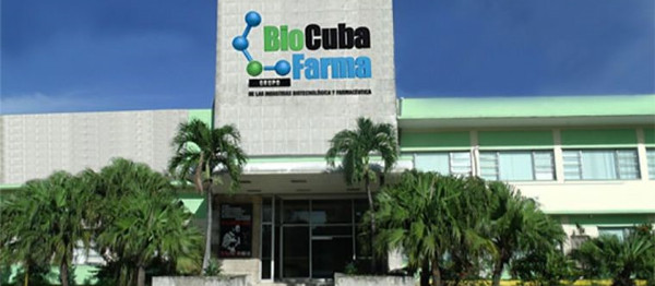 BioCubaFarma estrecha vínculos con universidades cubanas