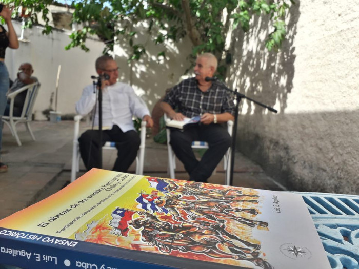 Primicia chilena de libro para Camagüey