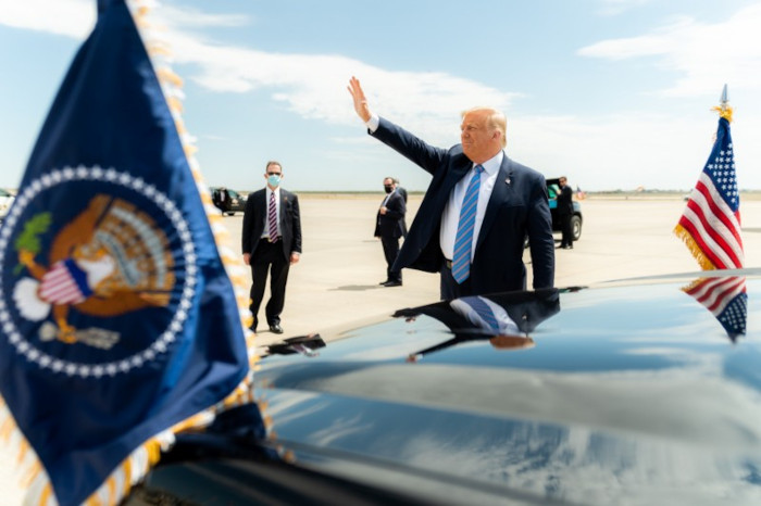 Donald Trump: ¿fascista o "Trumpista" que usa retórica fascista?