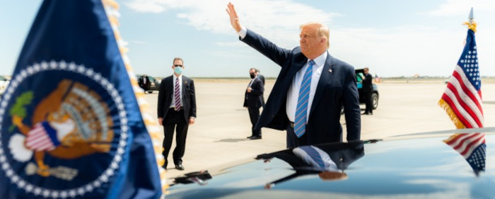 Donald Trump: ¿fascista o "Trumpista" que usa retórica fascista?