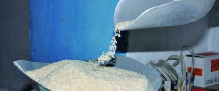 Distribuyen arroz de la canasta normada de febrero
