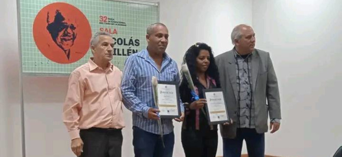 ana trae a casa Premio del Lector