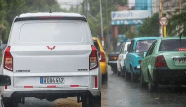 Foto: Tomada de cubainformacion.tv Nuevas medidas sobre la comercialización de vehículos en Cuba