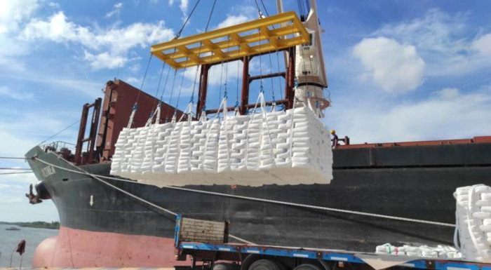 Llega harina de trigo para asegurar distribución de pan 