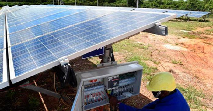 Instalarán 92 parques solares, con dos mil MW de potencia