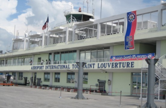 Los nacionales volverán a la mayor de las Antillas una vez se retomen las operaciones áreas en el aeropuerto internacional Toussaint Louverture.Foto: Tomada de radiohc.cu Listo plan de retorno seguro para cubanos en Haití