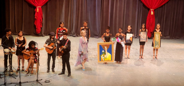  Recibió el agasajo en la gala de apertura de la Jornada por la Cultura Cubana. Foto: SC Producciones