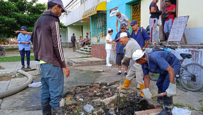 Labores de destupición benefician a vecinos del reparto Mella
