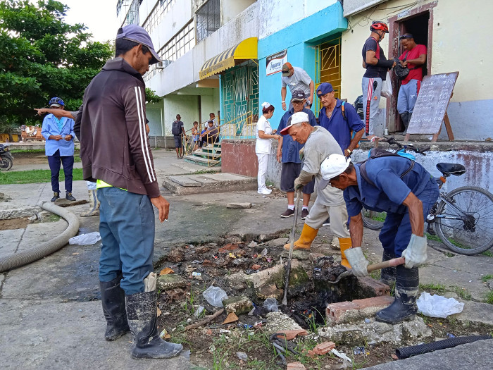 Fotos: Leandro Pérez Pérez/ Adelante Labores de destupición benefician a vecinos del reparto Mella