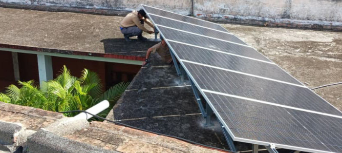 Energía solar resuelve problemas en