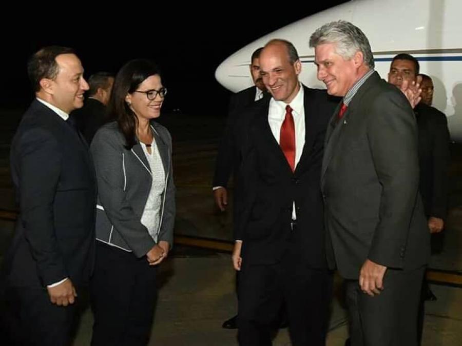 Foto: Tomada de cubaminrex.cu Presidente cubano en Caracas para toma de posesión de Maduro