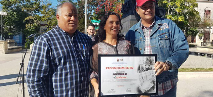 Periódico Adelante: Escuela y casa de profesionales de la prensa