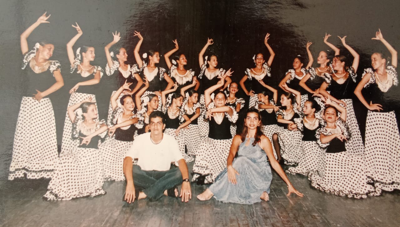 Junto a la agrupación de inspiración flamenca Sangre Gitana.