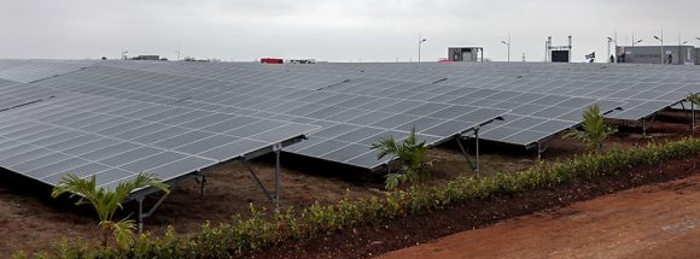 Inauguran primer parque solar fotovoltaico
