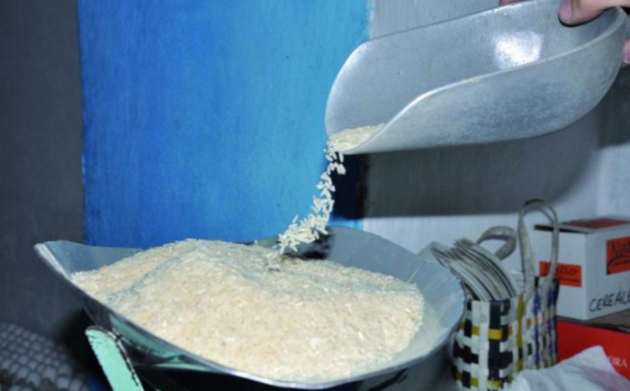 Distribuyen arroz gratuito para secto