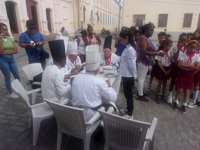 Premian platos típicos en Semana d