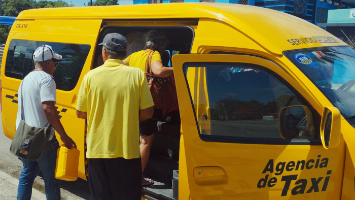 Microbuses refuerzan servicio urbano en Camagüey