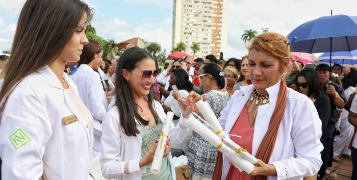 Nuevas batas blancas para la salud 