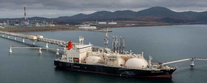 venta de combustible y la ayuda humanitaria a Cuba