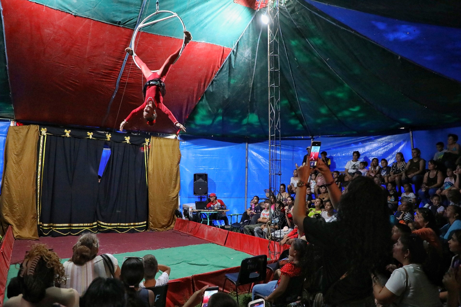 Magia y circo para el receso escolar en Camagüey