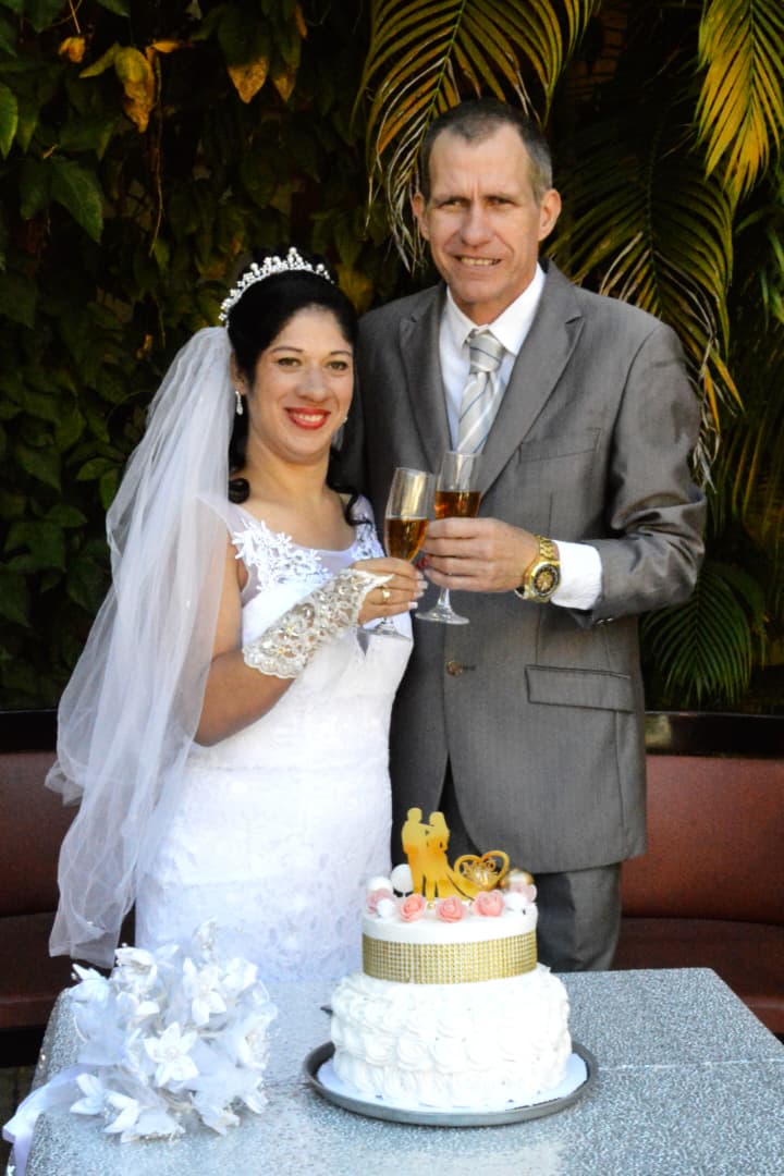 Boda de Yanelis Columbié Nápoles y Yongel Carlos Capote González, ambos del proyecto “Mis manos pueden”, iniciativa de inclusión laboral impulsada por la Oficina del Historiador.