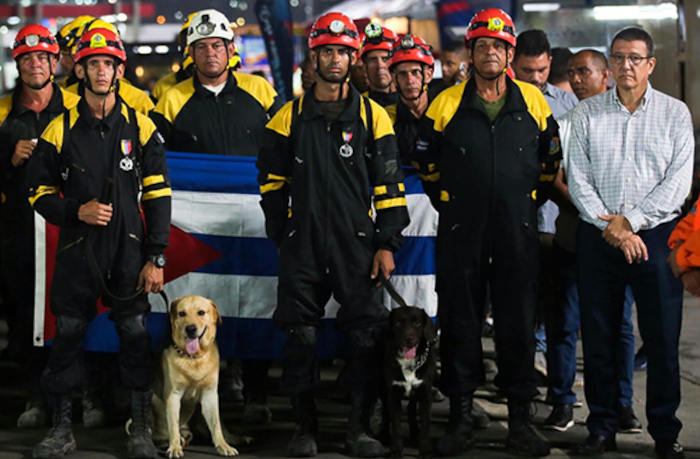 En Cuba rescatistas tras misión en Venezuela 