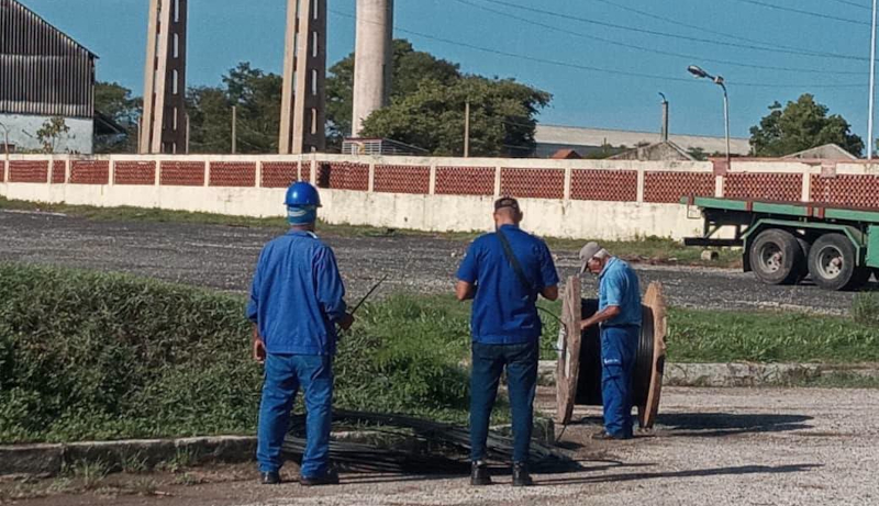 Mejoran inversiones de Etecsa servicios en Nuevitas