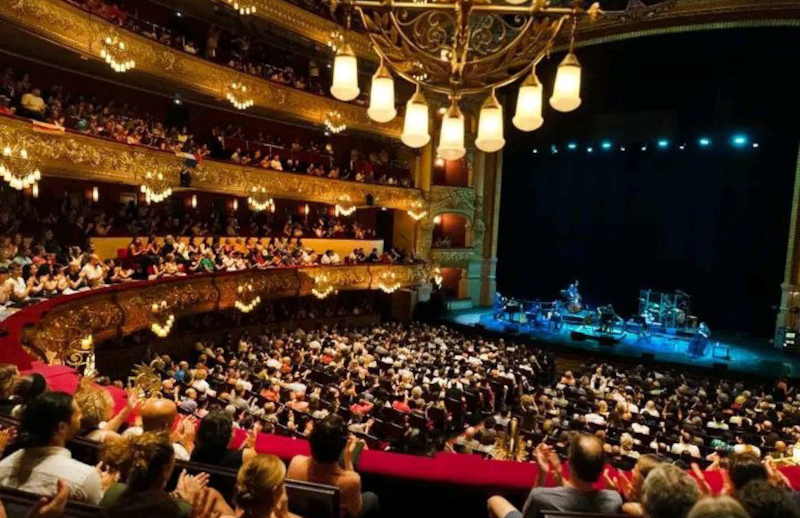 Con exitoso concierto inició Silvio Rodríguez gira por España